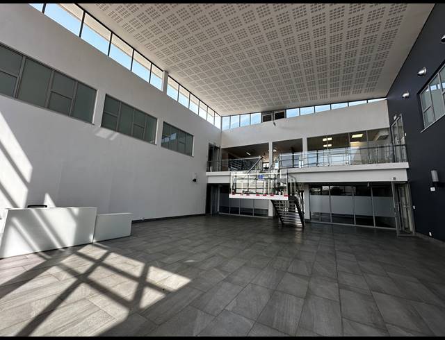 5,301M² OFFICE TO LET IN WOODMEAD